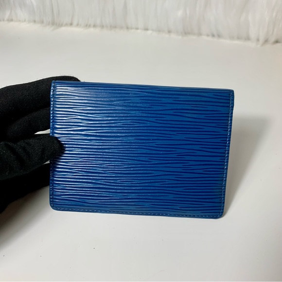 S⭕️LD. Louis Vuitton Blue Epi Card/ID holder (I G: reLuxedCA) - Picture 2 of 8